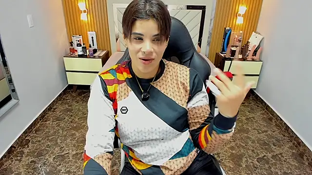 Snapshot of KAROLLJONES1 chatting on 11-12-25, 07:46 KAROLLJONES1 online show from 11-12-25, 07:46