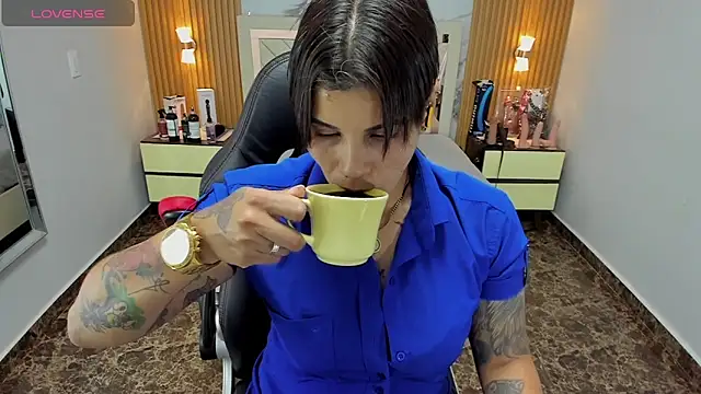 Snapshot of KAROLLJONES1 chatting on 11-15-25, 07:32 KAROLLJONES1 online show from 11-15-25, 07:32