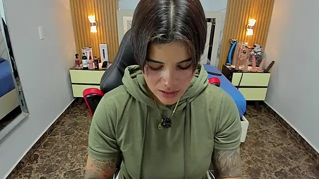 Snapshot of KAROLLJONES1 chatting on 12-02-25, 07:42 KAROLLJONES1 online show from 12-02-25, 07:42