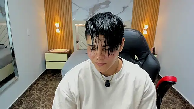 KAROLLJONES1 online show from 04-12-26, 07:30