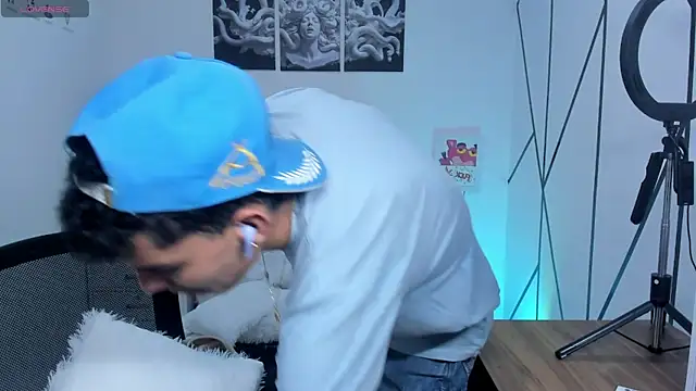 Room 69x online show from 11-30-25, 03:32