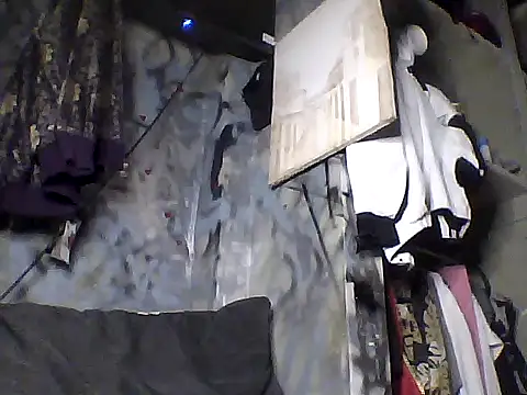 Snapshot of crisrummer chatting on 10-13-25, 04:56 crisrummer online show from 10-13-25, 04:56