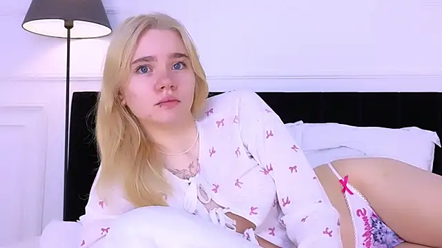 ANNABELLE LU online show from 10-22-25, 02:23