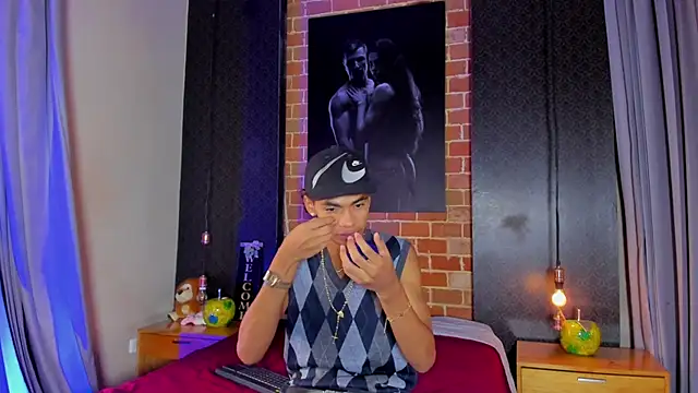 AlanCutee online show from 04-19-26, 01:43