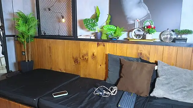 Snapshot of AlanCutee chatting on 05-15-26, 12:01 AlanCutee online show from 05-15-26, 12:01