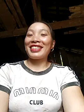 Snapshot of Tamy_20 chatting on 10-12-25, 02:10 Tamy 20 online show from 10-12-25, 02:10