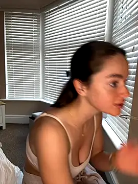 Mollyloverxo online show from 10-09-25, 07:50