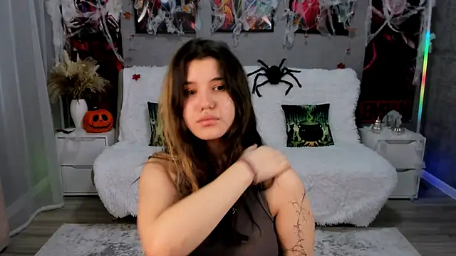 Snapshot of AnoraDark chatting on 11-06-25, 12:28 AnoraDark online show from 11-06-25, 12:28