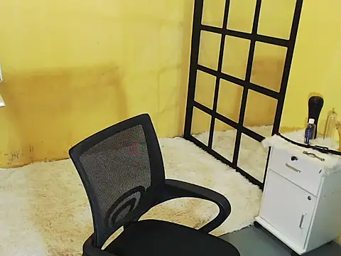 Snapshot of Hunky_paul chatting on 10-26-25, 08:31 Hunky paul online show from 10-26-25, 08:31