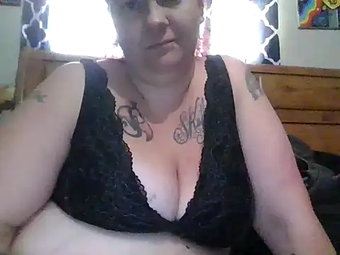 ThickkkMama420 online show from 05-06-26, 10:59