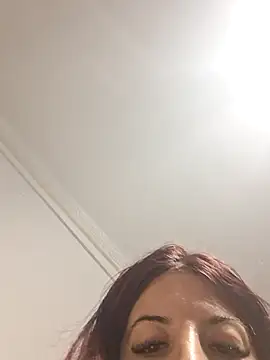 Snapshot of Anayssa_ chatting on 10-16-25, 08:32 Anayssa online show from 10-16-25, 08:32