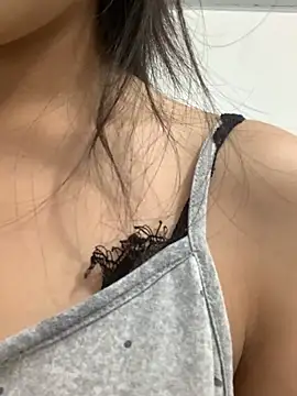 Snapshot of ___Lily___ chatting on 04-05-26, 07:49 Lily online show from 04-05-26, 07:49