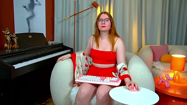 AliceAllisons online show from 09-30-25, 06:24