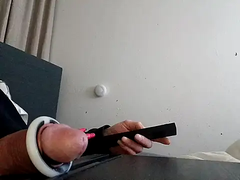 Snapshot of handsome8inchh chatting on 03-02-26, 12:35 handsome8inchh online show from 03-02-26, 12:35