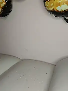 Snapshot of KARISHMA-STRIP chatting on 10-29-25, 06:20 KARISHMA-STRIP online show from 10-29-25, 06:20