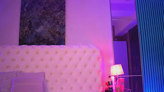 KendraMoon online show from 10-17-25, 03:14