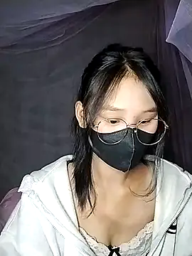 Snapshot of saronla_03 chatting on 11-05-25, 04:01 saronla 03 online show from 11-05-25, 04:01