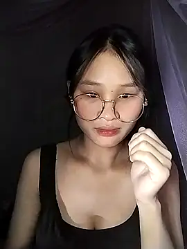 Snapshot of saronla_03 chatting on 11-06-25, 01:12 saronla 03 online show from 11-06-25, 01:12