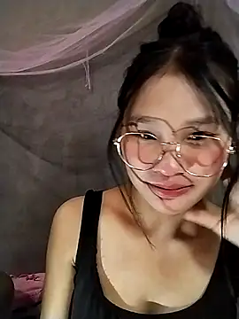 Snapshot of saronla_03 chatting on 11-30-25, 07:01 saronla 03 online show from 11-30-25, 07:01