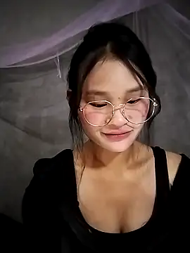 Snapshot of saronla_03 chatting on 12-02-25, 06:47 saronla 03 online show from 12-02-25, 06:47