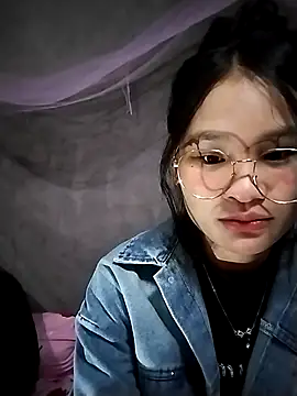 Snapshot of saronla_03 chatting on 12-05-25, 01:58 saronla 03 online show from 12-05-25, 01:58