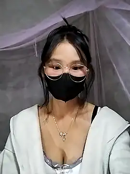 Snapshot of saronla_03 chatting on 12-05-25, 07:10 saronla 03 online show from 12-05-25, 07:10