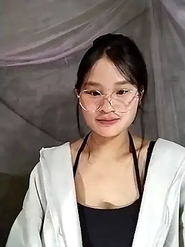 Snapshot of saronla_03 chatting on 12-18-25, 02:17 saronla 03 online show from 12-18-25, 02:17