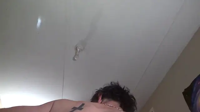 Snapshot of high3ndlowlife chatting on 09-18-25, 02:57 high3ndlowlife online show from 09-18-25, 02:57