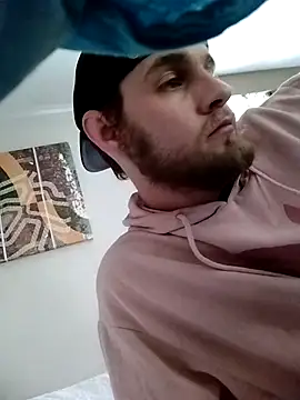 Snapshot of high3ndlowlife chatting on 11-10-25, 06:40 high3ndlowlife online show from 11-10-25, 06:40