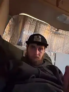 Snapshot of high3ndlowlife chatting on 12-17-25, 07:42 high3ndlowlife online show from 12-17-25, 07:42