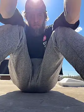 Snapshot of high3ndlowlife chatting on 03-23-26, 06:01 high3ndlowlife online show from 03-23-26, 06:01