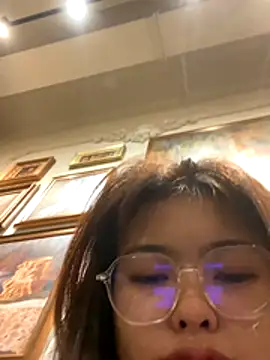   BabyShowPublic   online show from 10-27-25, 01:15