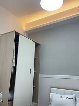   BabyShowPublic   online show from 04-22-26, 04:41