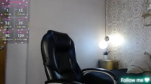 Lucigh  online show from 11-08-25, 07:34