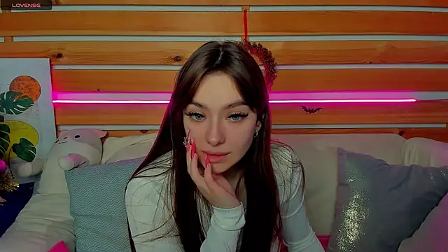 Emily Tylerr online show from 12-20-25, 08:10