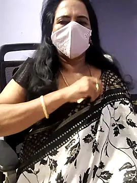 mallu-lover online show from 11-17-25, 11:43