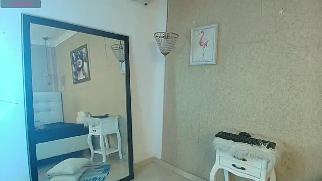 Miladiosa online show from 11-26-25, 12:06