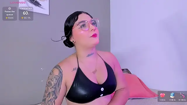 Snapshot of melody_blossom_ chatting on 12-16-25, 08:47 melody blossom online show from 12-16-25, 08:47