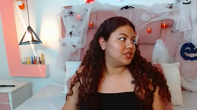 CloeStron online show from 10-25-25, 06:57