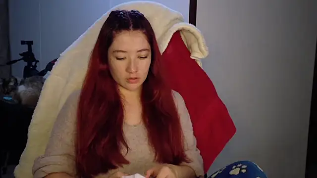 Snapshot of lunnaa_ chatting on 10-24-25, 04:20 lunnaa online show from 10-24-25, 04:20