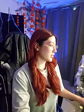 Snapshot of lunnaa_ chatting on 11-05-25, 02:33 lunnaa online show from 11-05-25, 02:33