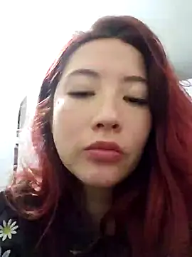 Snapshot of lunnaa_ chatting on 05-02-26, 04:06 lunnaa online show from 05-02-26, 04:06