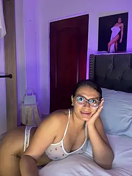 ema zoe online show from 04-21-26, 02:51