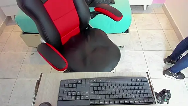 ALISSON BARKER online show from 11-27-25, 12:18