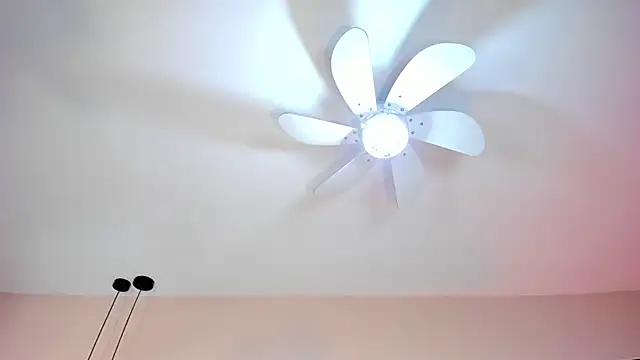 SerenaAveline online show from 09-15-25, 10:21