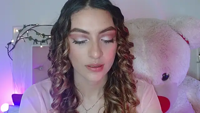 Snapshot of Ayleen_m chatting on 05-26-26, 01:45 Ayleen m online show from 05-26-26, 01:45