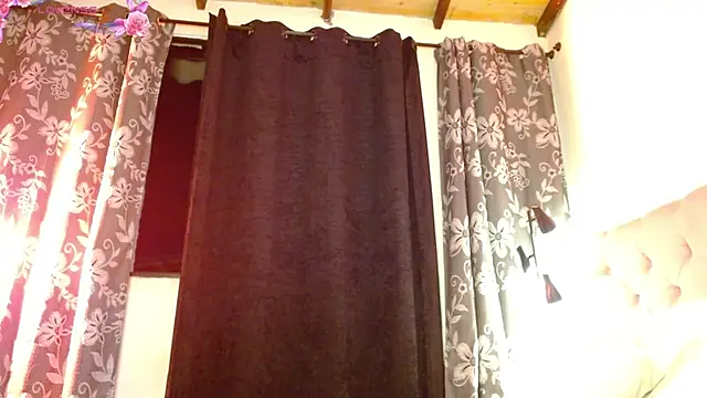 Snapshot of Dulce_Tara chatting on 11-22-25, 01:15 Dulce Tara online show from 11-22-25, 01:15