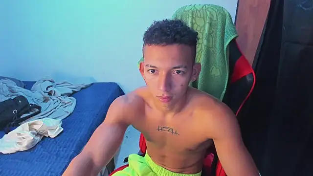 Snapshot of JuanchiT66 chatting on 06-13-26, 12:19 JuanchiT66 online show from 06-13-26, 12:19