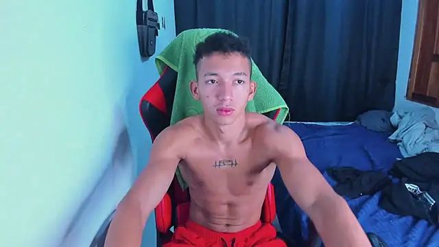 Snapshot of JuanchiT66 chatting on 06-19-26, 01:26 JuanchiT66 online show from 06-19-26, 01:26