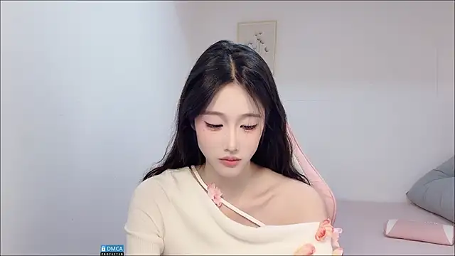 R R6 online show from 10-06-25, 01:52